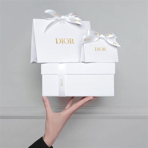 dior eco shipping box|aog the couture gift box.